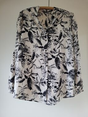 Joelle Naomi Floral Print Blouse | Small Black & Cream